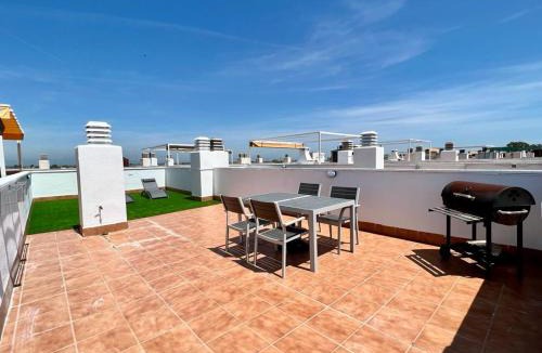 L'Eucaliptus Apartment | Vistas al mar playa Eucaliptus, con solarium privado