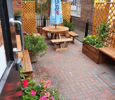 Beverley Hotel | Windmill Bed and Breakfast