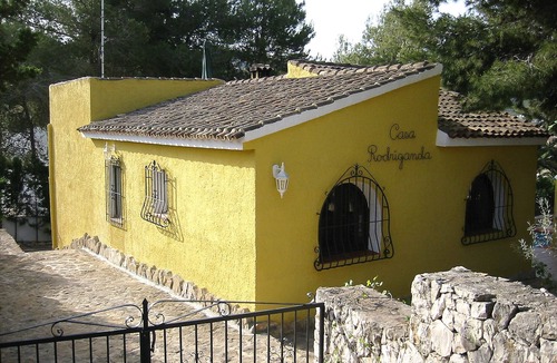 El Portet Villa | With air conditioning! House, large garden, pool, BBQ grill, terrace, suitable for small children