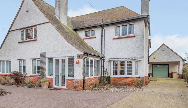 5 bedroom accommodation in Sandilands