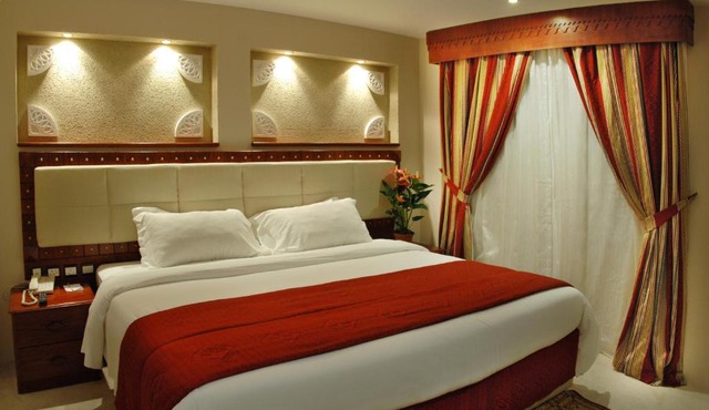 Al Liwan Suites