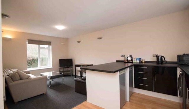 Aston Henry James…Cosy flat close to train station and town centre.