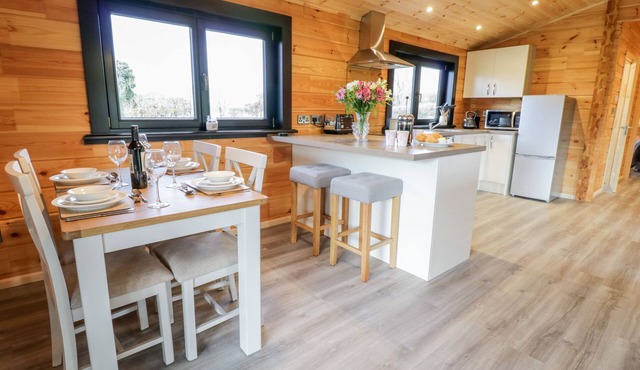 Bryn Eiddon Log Cabin