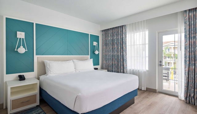 DoubleTree Suites by Hilton Naples in Naples