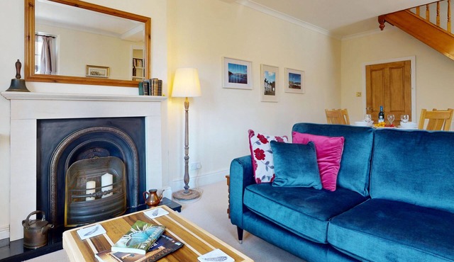 Rhos Cottage - Two Bedroom Cottage, Sleeps 4