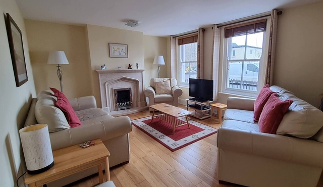 Spacious self-catered accommodation in the heart of St Davids.