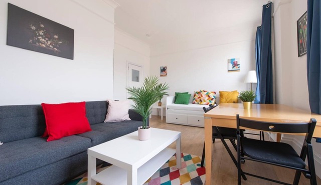 Split-level spacious family apartment