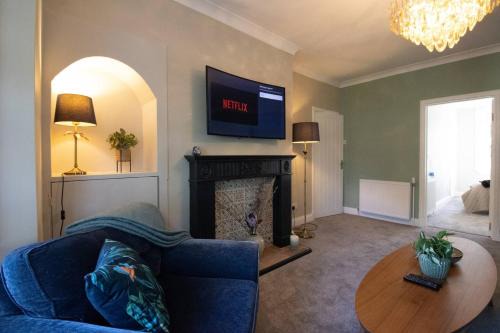 The Lennox Residence 2BR Wi-Fi Free Parking