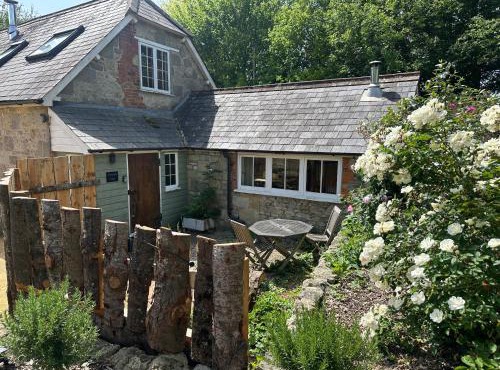 The Old Forge Glamping and Cottage Stays