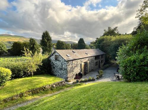 Tithe Barn 1 - Abercelyn Cottages - Llanycil - Bala - LL23 7YF - UK