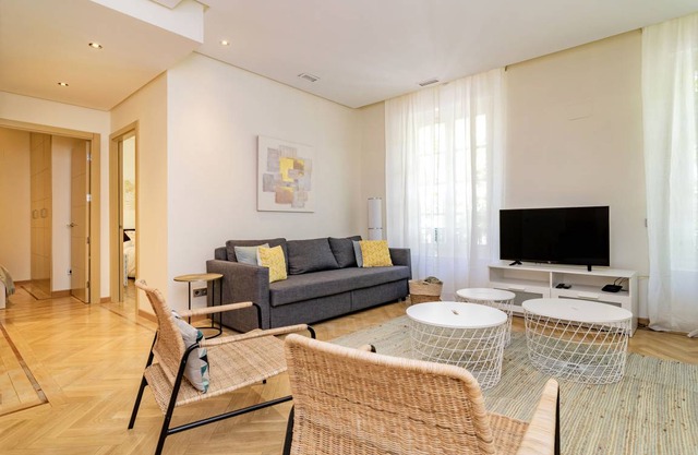 150 m² Apartment ∙ 3 bedrooms ∙ 8 guests