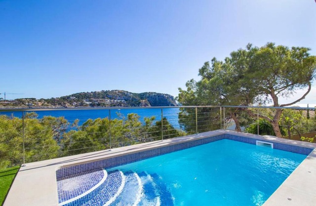 5 bedrooms villa - 10 Guests - full sea view, private pool