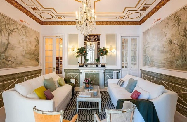 Amazing 5Bd for 13 with terrace in Plaza Cataluña