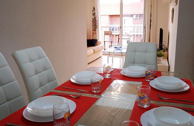 Apartamento con vista al mar en playa Malvarrosa