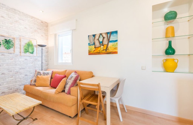 Bright one-bedroom apartment in Salamanca area
