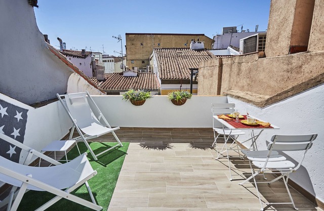 Duplex penthouse with terrace in pure center, 2 to 8 people, at Puerta del Sol