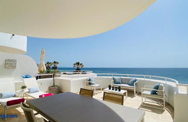 Espectacular y moderno apartamento en primera línea - Estepona - Urb Sinfonia del Mar