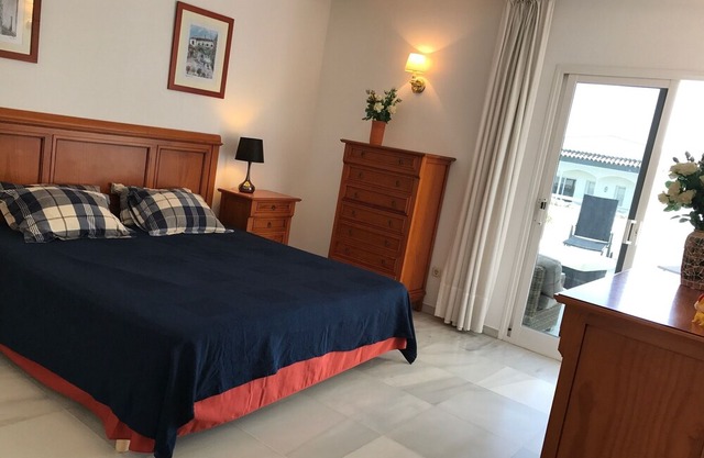 Frontline 5 * resort, penthouse with sea views