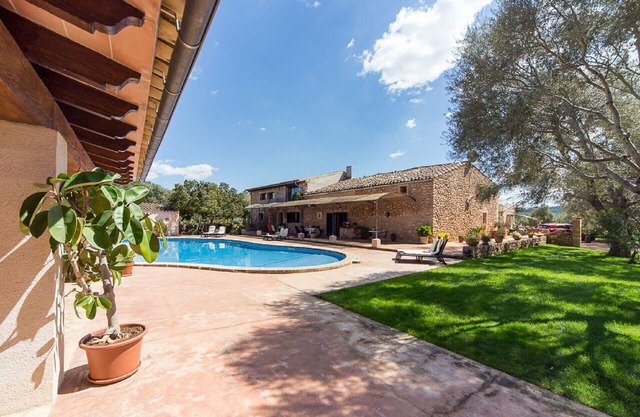 Holiday Algaida Persons Farmhouse 