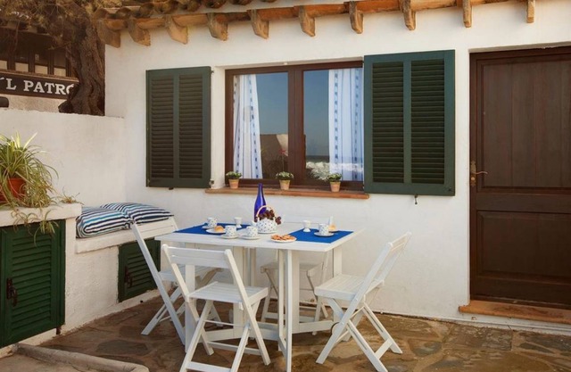 House - 1 Bedroom with WiFi and Sea views - 108335