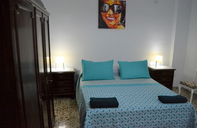 Impressive 1 Bed Apartment with a Stunning Bathroom and Terrace Cb4ev