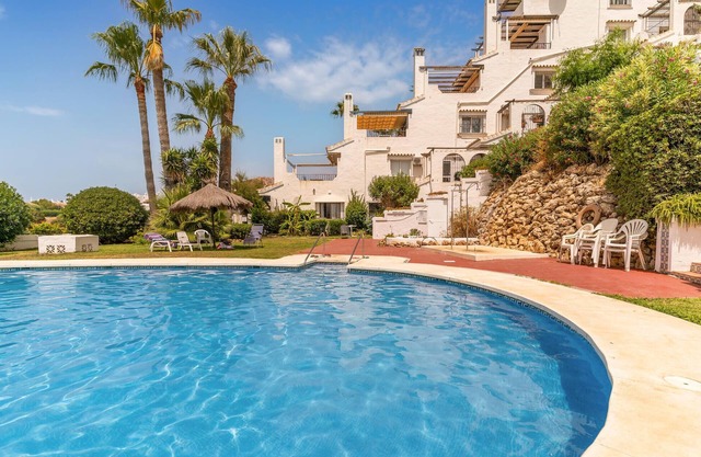 Lovely apartment in Calahonda with WiFi