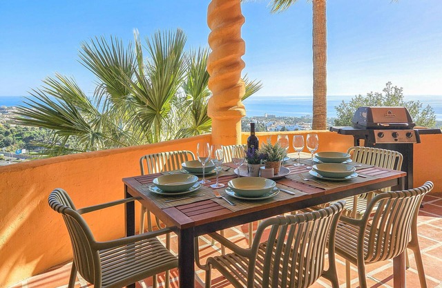 Lovely apartment in Calahonda with WiFi