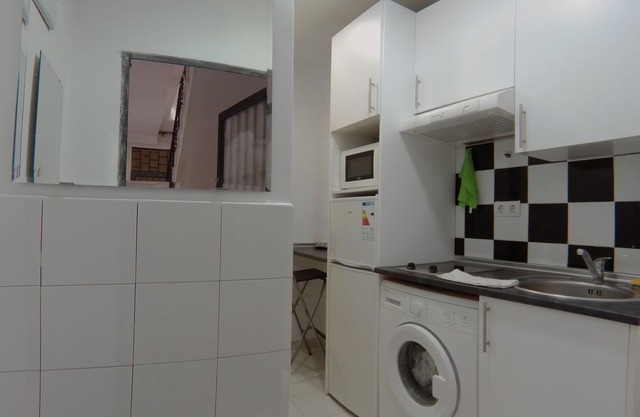Magnifico y estupendo estudio con patio privado AZBB1