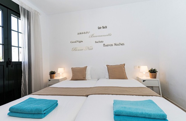 Modern apartment - Wifi - center - parking - center - beach at 250 mtr