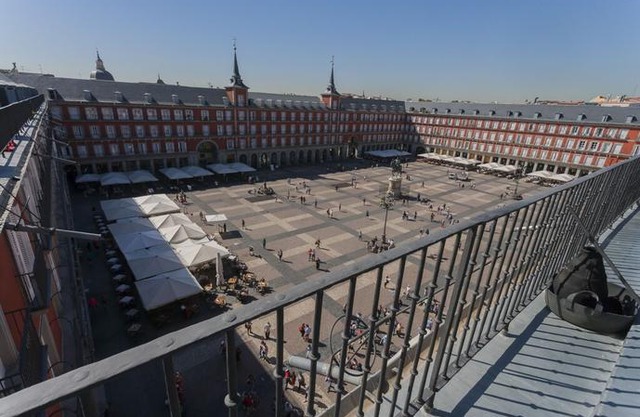 Plaza Mayor Deluxe