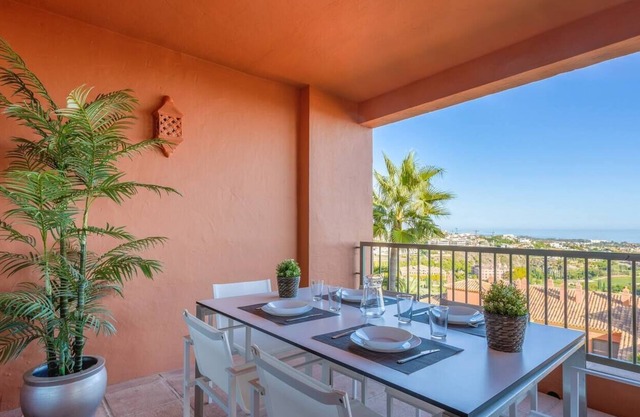 Royal Apartment 2 /freeWiFi,sharedpool,freeparking