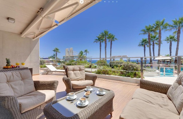 SEA SENSES SKYLINE Torrevieja