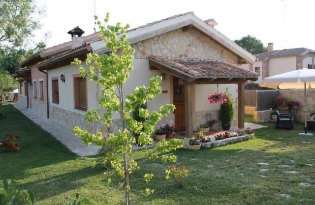 Self Catering Las Casitas De La Velilla People 