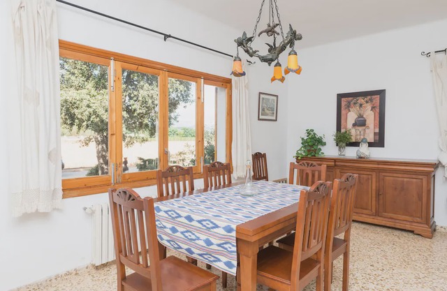 Son Valenti - Four Bedroom Villa, Sleeps 8