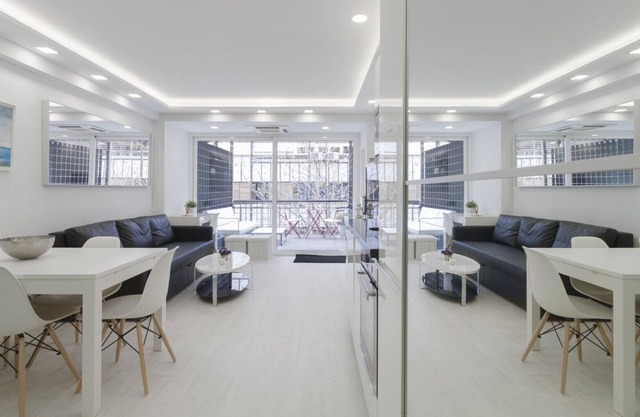 Studio with terrace and rooftop pool in Salamanca neigborhood. Full equipped, with A/C and internet