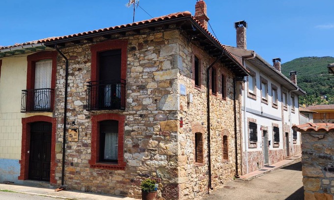 Los Barrios de Luna House | 100 m² House ∙ 3 bedrooms ∙ 5 guests