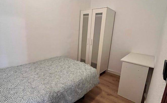 Arganzuela Resort | 100 m² Private room ∙ 1 bedroom ∙ 1 guest