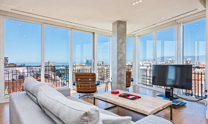 Ensanche Centro Apartment | 130 m² Apartment ∙ 2 bedrooms ∙ 4 guests