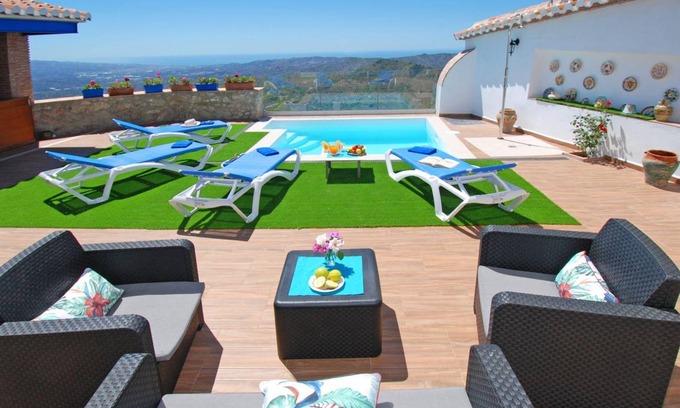 Comares House | 130 m² House ∙ 3 bedrooms ∙ 6 guests