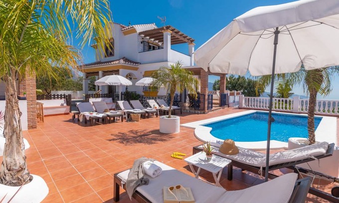 Torrox House | 130 m² House ∙ 4 bedrooms ∙ 8 guests