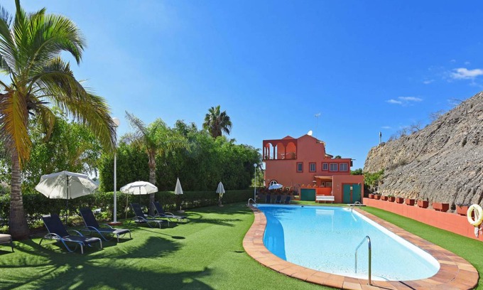 Pasito Blanco House | 160 m² House ∙ 3 bedrooms ∙ 6 guests