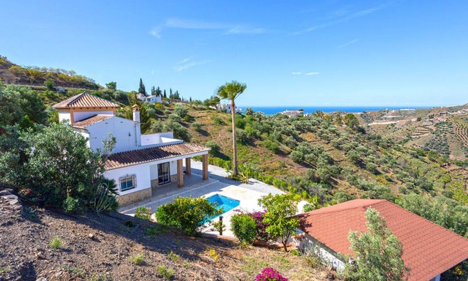 Torrox Villa | 162 m² Villa ∙ 3 bedrooms ∙ 6 guests