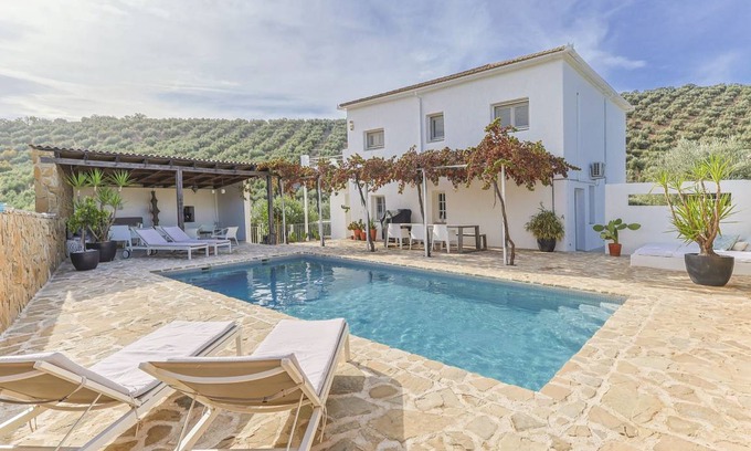Iznajar Villa | 180 m² Villa ∙ 4 bedrooms ∙ 8 guests