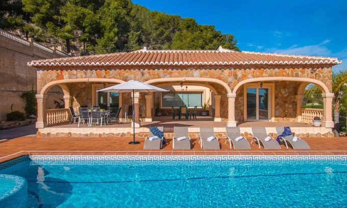 Empedrola Villa | 180 m² Villa ∙ 4 bedrooms ∙ 8 guests