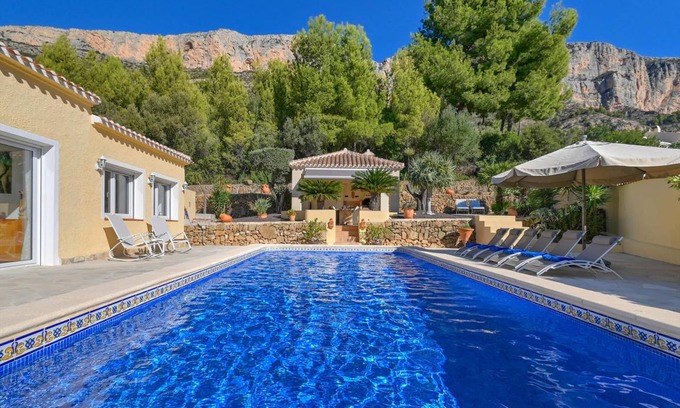 Ermita House | 188 m² House ∙ 3 bedrooms ∙ 6 guests