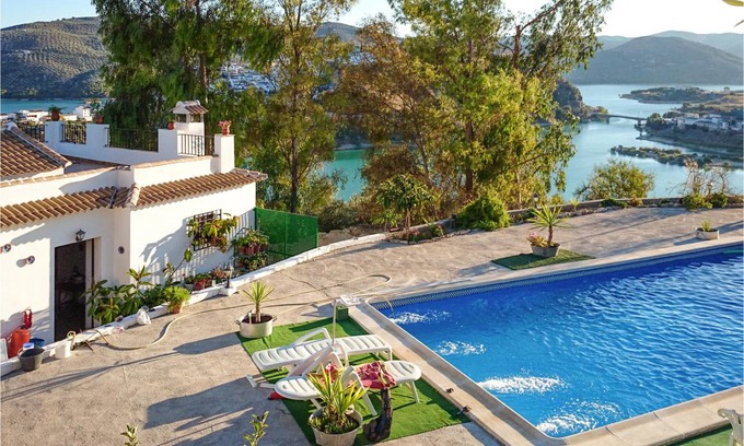 Iznajar House | 200 m² House ∙ 4 bedrooms ∙ 8 guests