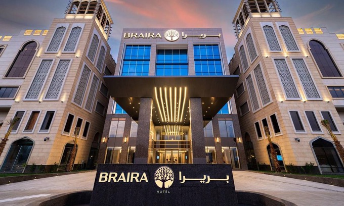 Al Hofuf Hotel | 200 m² Hotel ∙ 3 bedrooms ∙ 127 guests