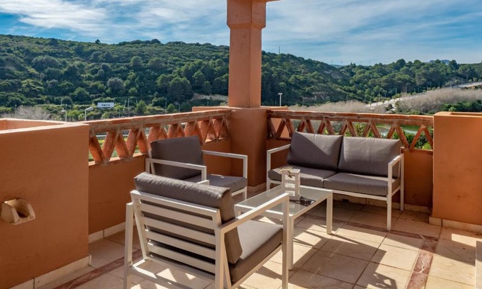 Casares Apartment | 2225-Spacious 3 bedrooms with sea view