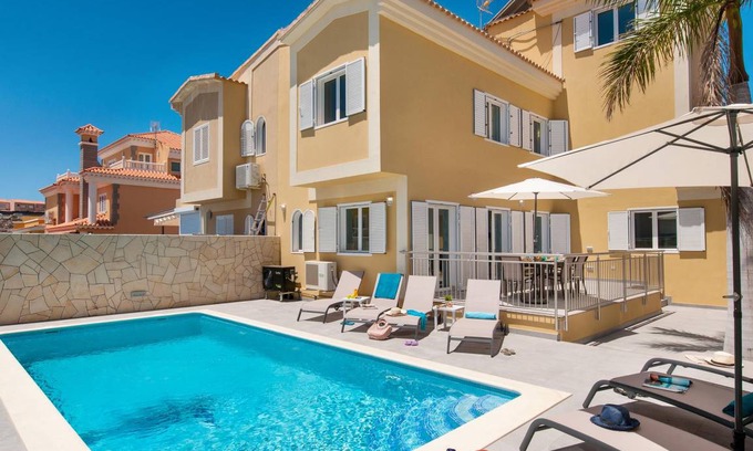 Sonnenland Villa | 240 m² Villa ∙ 4 bedrooms ∙ 8 guests