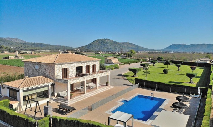 Sa Pobla House | 250 m² House ∙ 4 bedrooms ∙ 8 guests